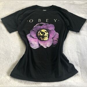 Obey Skull In Flower Graphic Design Women’s Fitted Tee Black And Purple Size S